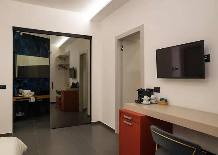Hart Boutique 3* Naples
